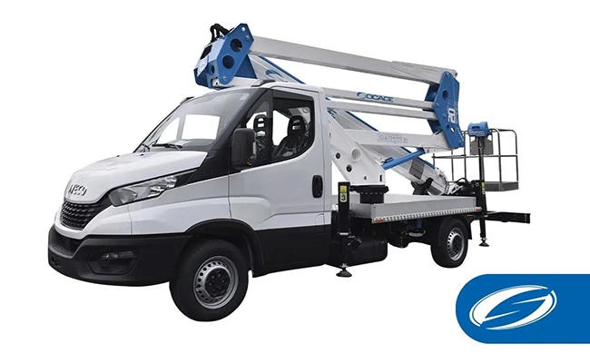 piattaforma a braccio articolato a Imola