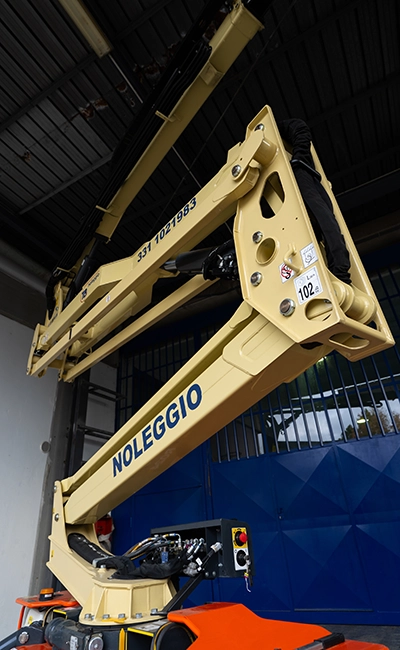 piattaforma cingolata a ragno a noleggio Imola