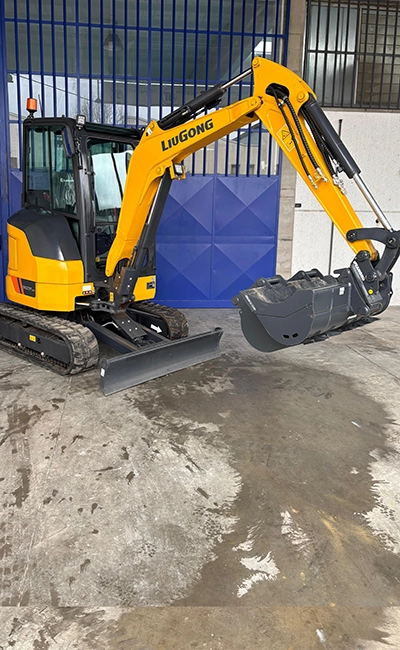 noleggio miniescavatore liu gong 9027f zts a Forli e Cesena