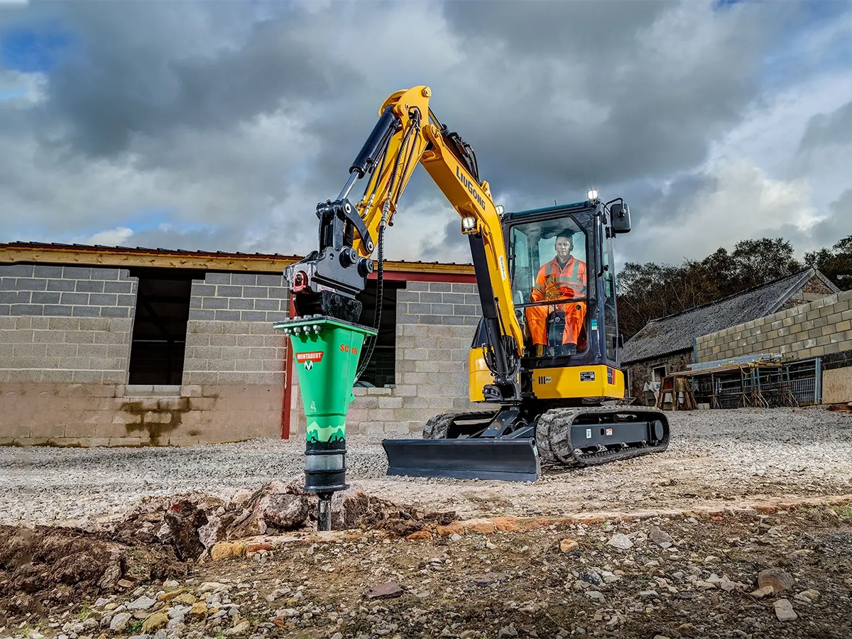 noleggio escavatori con operatore a Ravenna